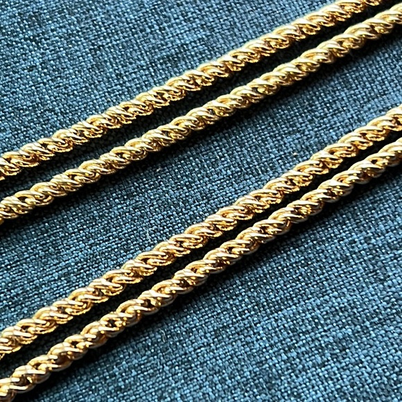 Love Knot Double Row Necklace Sprinkled with Glittering Rhinestones Golden NWT - Picture 6 of 9